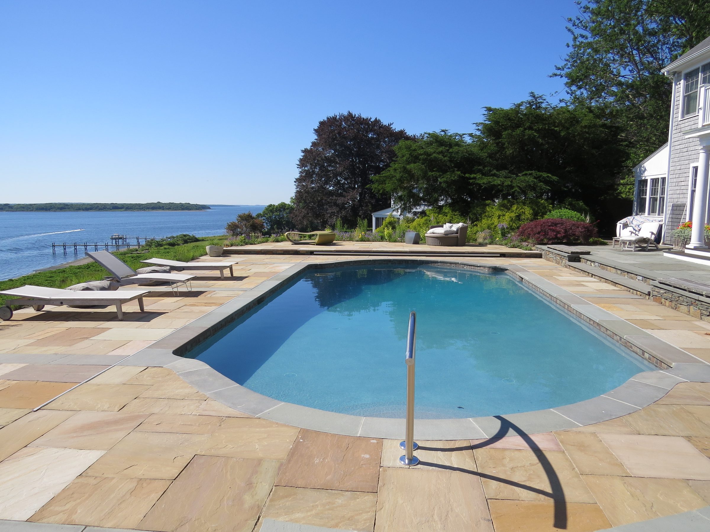 Pool Freeform Waterfront