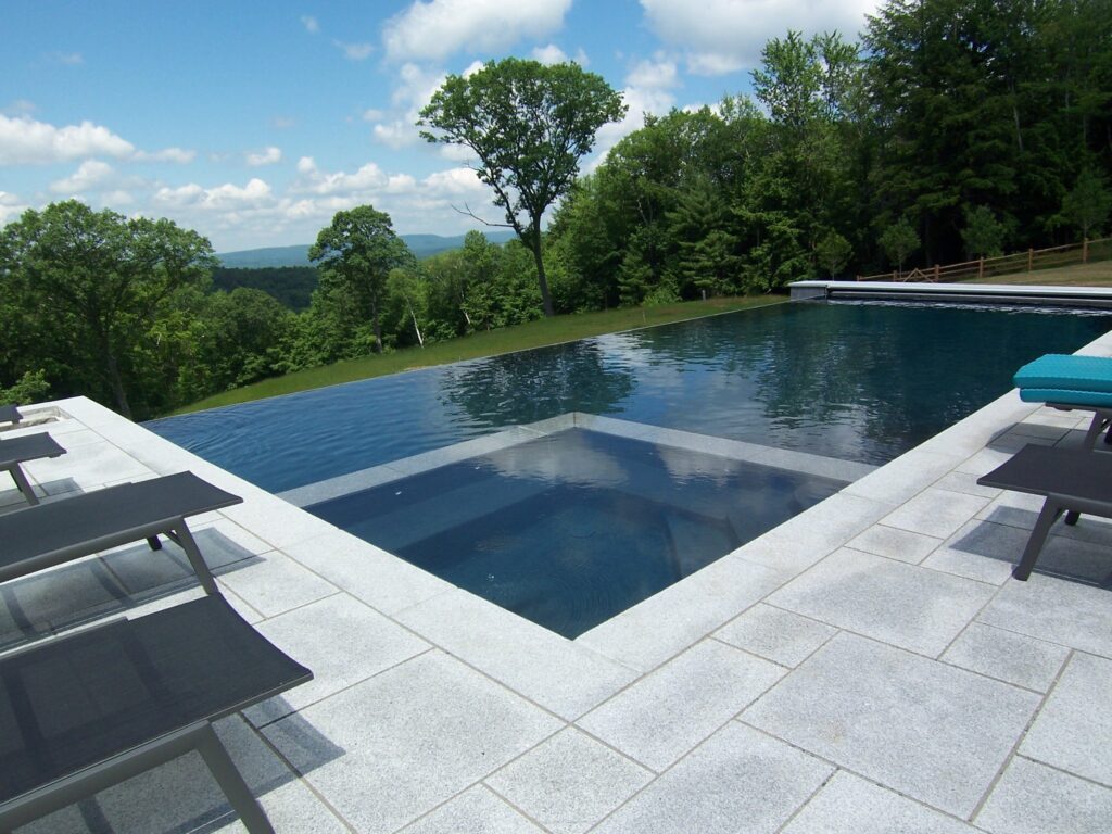 Infinity Pool, Spa & Mountain View